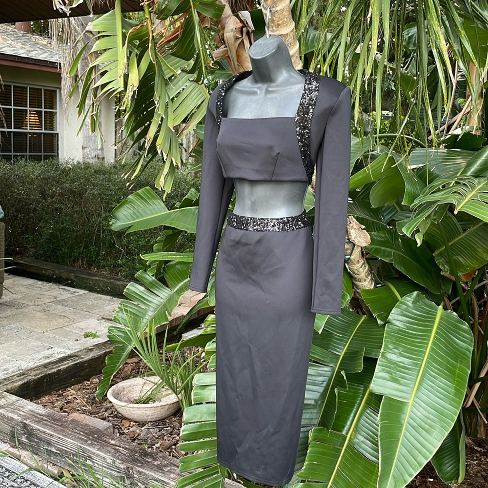 Tadashi Shoji sequin cut out padded shoulder wiggle dress